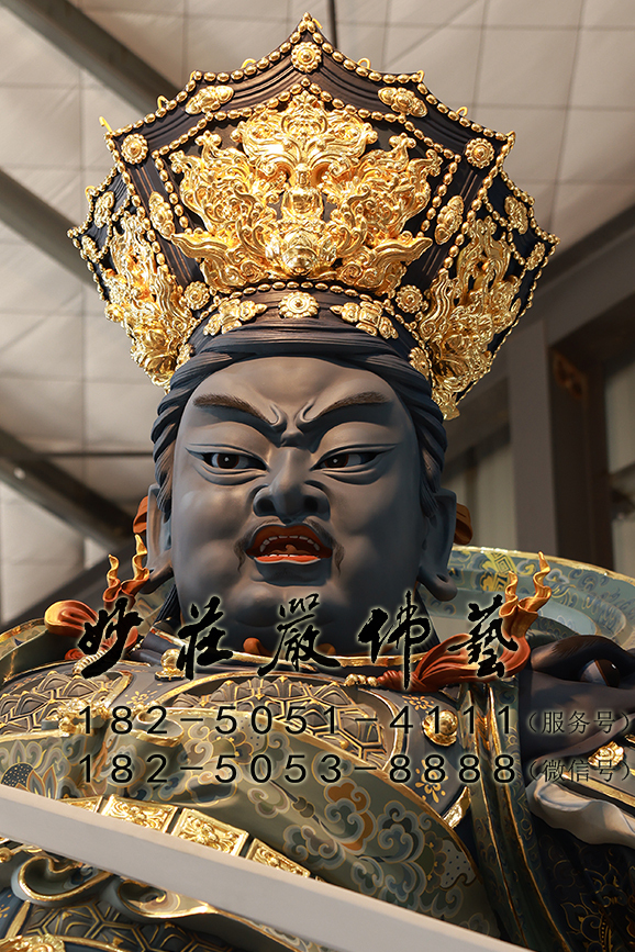 增长天王正面近照