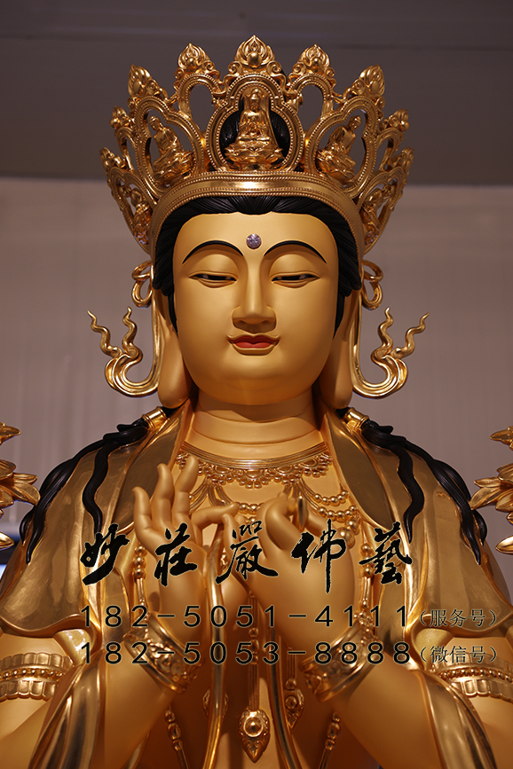 天宫弥勒佛贴金佛像正面近照